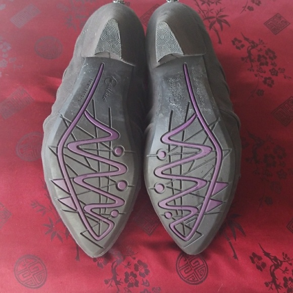 Earthies Barina Booties In Dark Gray! - Picture 8 of 8